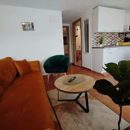 Apartmani Obala Башка Экстерьер фото